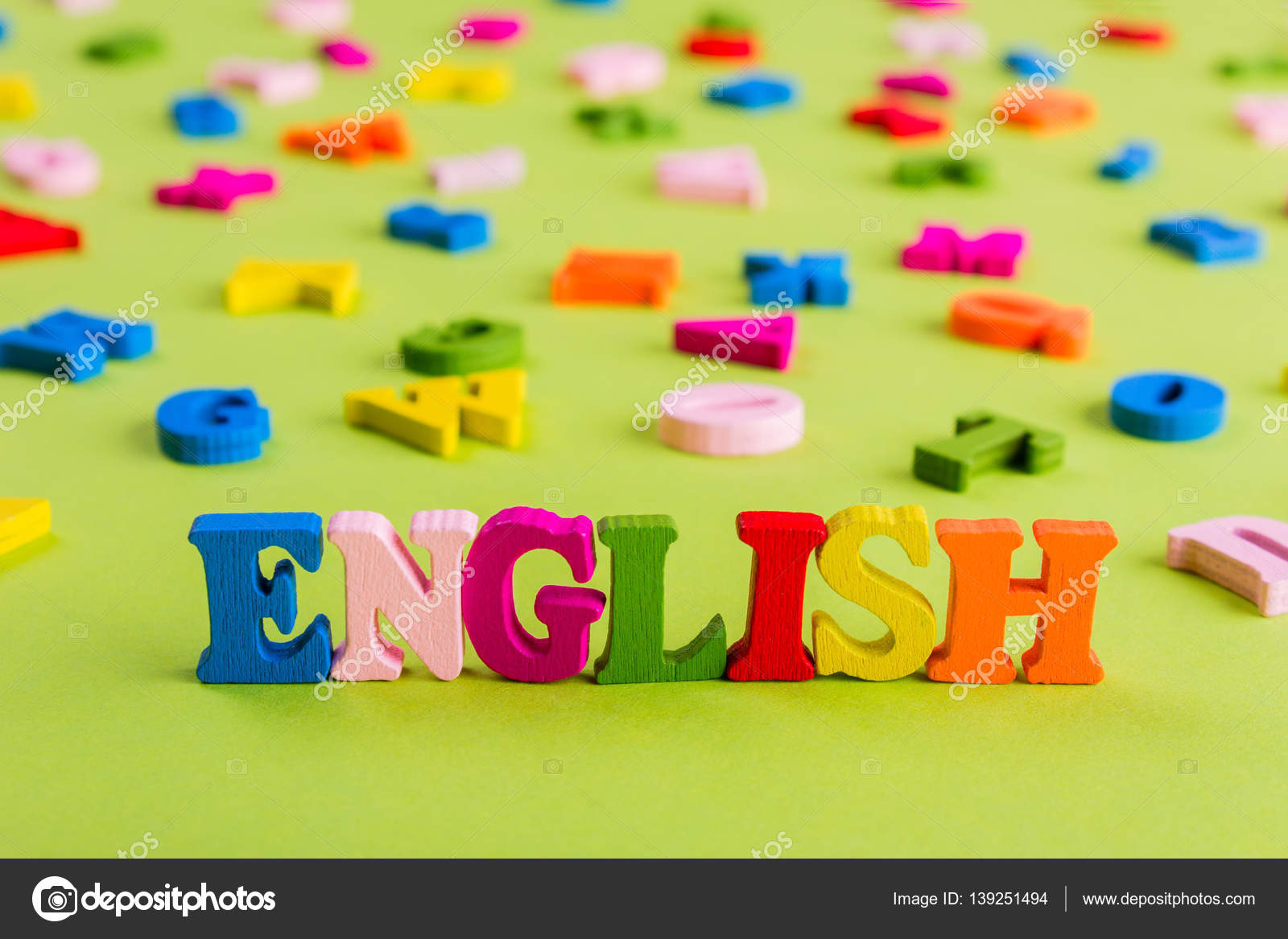 Palabra Del Inglés De Letras Madera Color Del Alfabeto