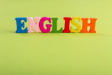 Word, İngilizce alfabenin renk ahşap harflerin