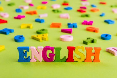 Word, İngilizce alfabenin renk ahşap harflerin