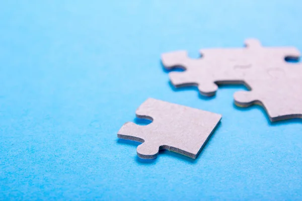 Puzzel stukjes met lege ruimte voor tekst. stukje van de puzzel past niet — Stockfoto