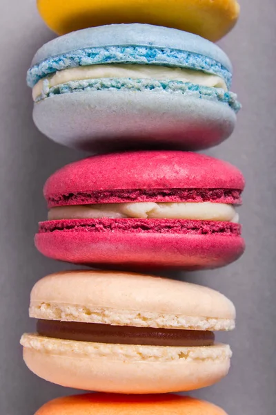 Bolo macaron ou macaroon cookies coloridos — Fotografia de Stock