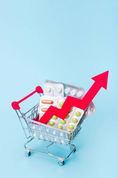 Leczenie Ubezpieczenia Coraz Droższe Ceny Leków Rośnie Aby Kupić Pigułki — Zdjęcie stockowe