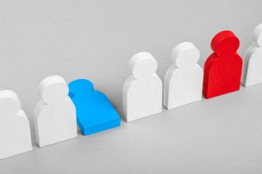 Tart lideri düşüşü ve yükselişi yeni bir kavram. Kalabalık ya da komut beyaz mavi eski lideri düştü ve yeni kırmızı geldi