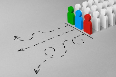 Lider takım amaca yönelik doğru yolda yol açar. Yolun seçimi. Kavramı