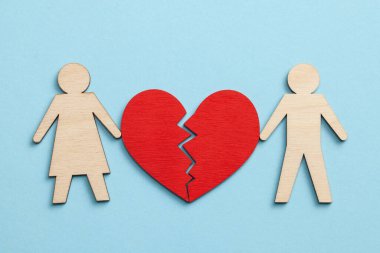 Ailede boşanmak. Ayrılık. Kırık bir kadın ve erkeğin kalbi