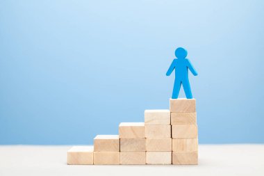 Kariyer gelişimi için yardım. Bir iş ekibinde liderin terfisi.