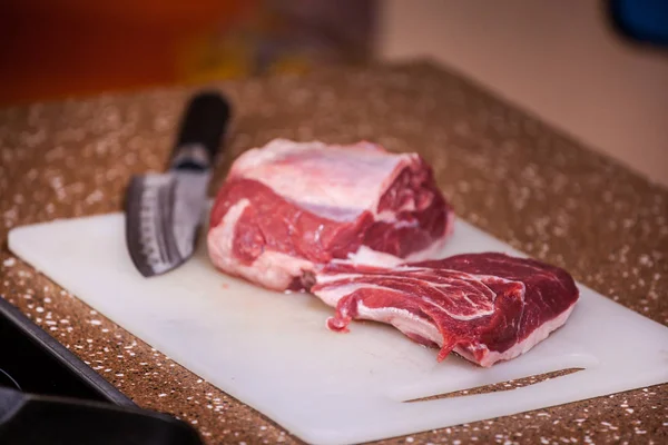 Man Cuts Fresh Meat Steak Cutting Board — 스톡 사진