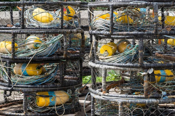 Fischernetze, Bojen und Schwimmer — Stockfoto