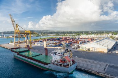 konteyner gemisi Adası Barbados limanda