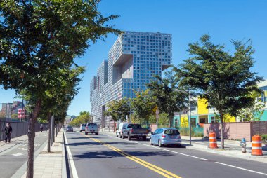 Boston, Massachusetts - 23 Eylül 2013: cadde görünümü Simmons Hall Binası, Mi