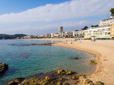 Villa Vella, Tossa de Mar, Costa Brava, Katalonya, İspanya Ortaçağ Kalesi sahilinden görünümü