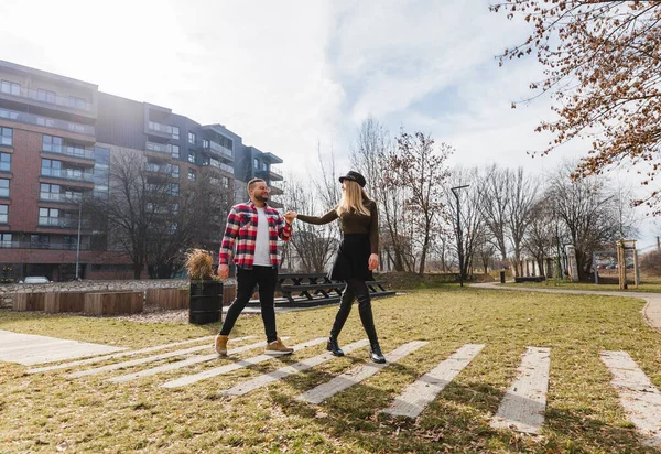 Young Couple Love Outdoor Cute Couple Young People Walking Spring — Stock Photo, Image