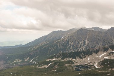 Dağlarda Kaya Tepesi