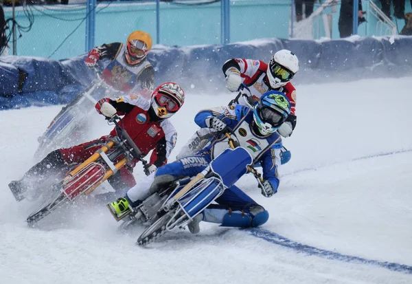 Corrida de motos no gelo — Fotografia de Stock