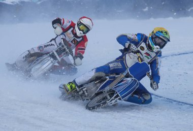 Rus şehir, Lukhovitsy, Moskova oblast. 5 Şubat 2017. Buz üstünde motosiklet için rekabet.