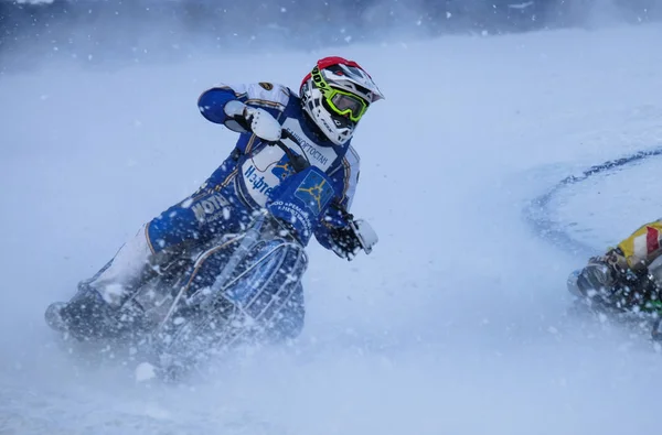 A cidade russa de Lukhovitsy, oblast de Moscou. 5 de fevereiro de 2017. A competição para motociclismo no gelo . — Fotografia de Stock