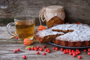 Armut pasta, çay ve banka Armut Reçeli
