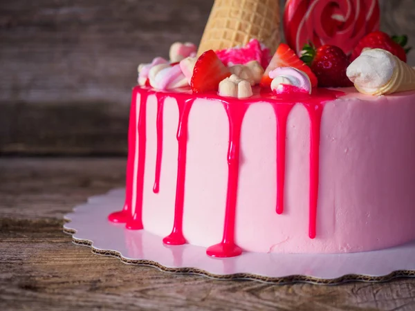 美しい淡いピンク自家製ケーキのベーキング — ストック写真