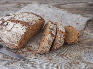 ev yapımı ekmek ile kızılcık üzerinden çavdar ve buğday unu