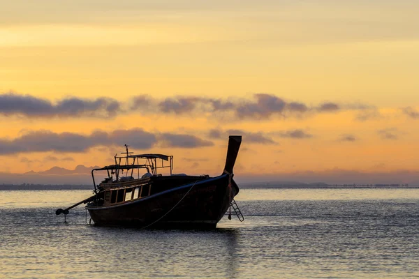 Boats wait for the tourists departing — Stock Photo, Image