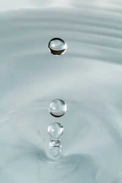 Trzy krople wody — Zdjęcie stockowe