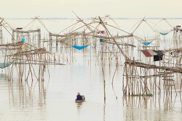 Lift nets to catch fish — Stock Photo, Image