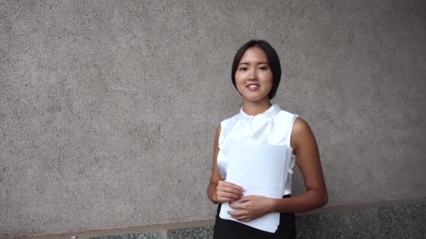 Young Beautiful Business Woman Female Girl Portrait Hold Documents on Background Office Building Outdoor — Stockvideo