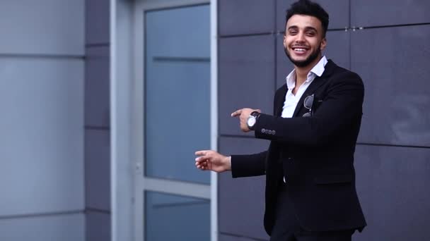 Man in Suit Arabic With Tablet Near Business Point Hands Finger to Free Space — Stock Video