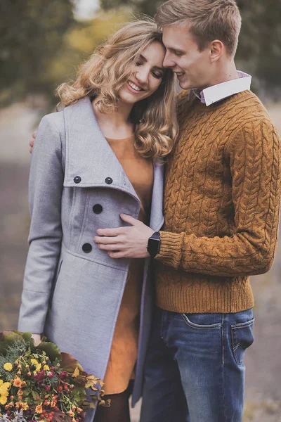 Portrait of beautiful young couple smiling hugs, love each other — Stock Photo, Image