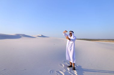 Görkemli genç Şeyh güzel f yakışıklı ayarı için arıyorsunuz