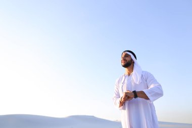 Yakışıklı Arap işadamı portresi yeni iwatc yaşayan