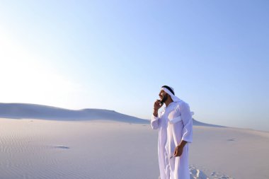 Erkek kondominiyum Tasarımcısı inşaat oturmak için site anket tamamlar