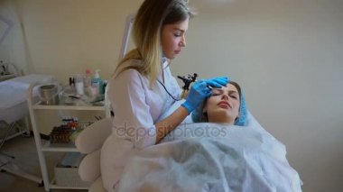 Master modern ekipman kozmetik prosedür için kullanır..