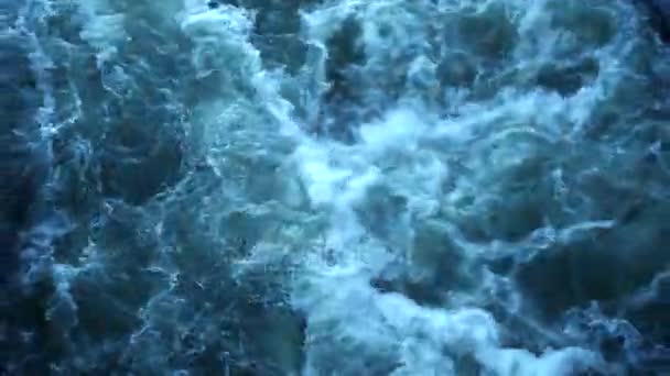 Strong storm raises sand of ocean and creates waves. — Stock Video