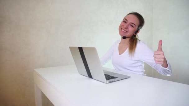 Kierownik kobiece kobieta kocha swoją pracę — Wideo stockowe
