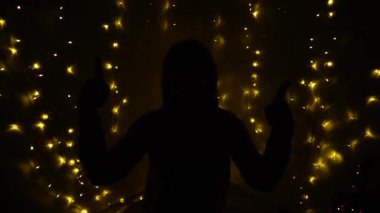 Karanlıkta Dans euphoric kız