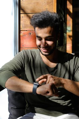 Çocuk bekleyen e-posta--dan patron.