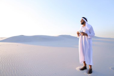 Arap adam büyük de ortasında için sabah harika başlangıcı