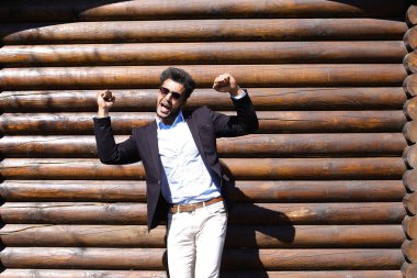 Koç ahşap Binası yakınındaki yeni dans gösterileri.