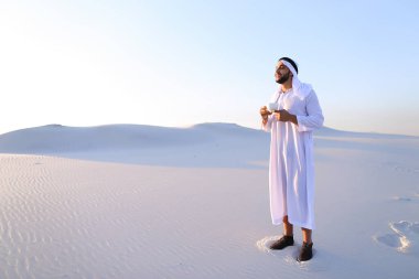 Arap adam büyük de ortasında için sabah harika başlangıcı