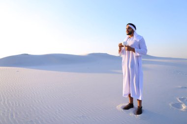 Arap adam büyük de ortasında için sabah harika başlangıcı