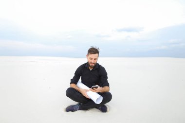 Kumaşçı plan kendi Tekstil Fabrikası'nın ıssız yerde izleme