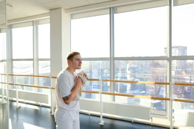 Spor spor salonu Basında sallanan mühendisi