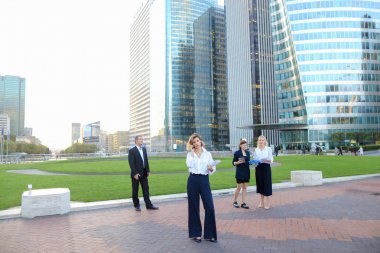 Danışmanlık ve yanında smartphone dışında arama biz ortakları.