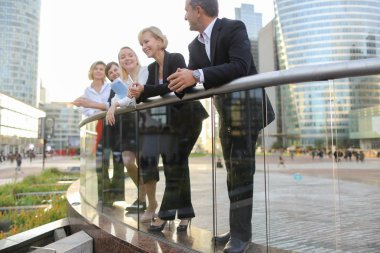 Yönetimi ve mali meslektaşları La savunma Paris'te devam,