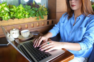 yüzü kaybetmek resta laptop tarama müşteri sevindirmek