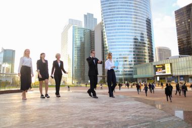 Memnun işkadını belge dava ve ortakları ile yürüme