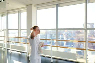 Spor giyim gazeteci üzerinde duran bir başarılı girişim yapmak