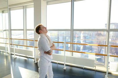 Spor giyim gazeteci üzerinde duran bir başarılı girişim yapmak