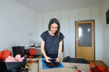 genç tasarımcı yapma kadın çanta Satılık.